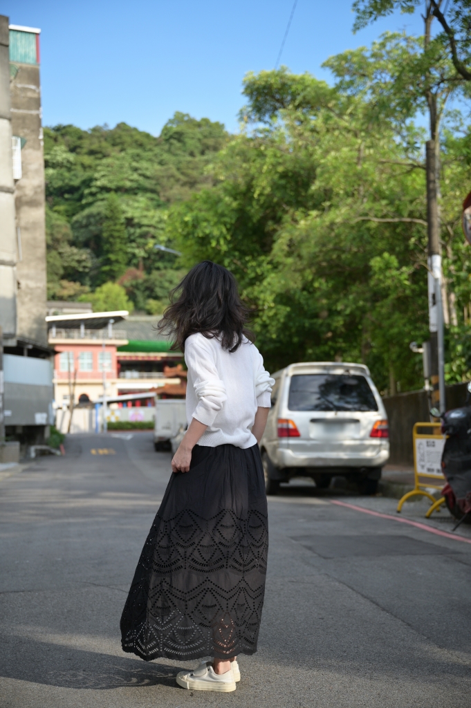日本品牌 簍空刺繡裙 兩色 size