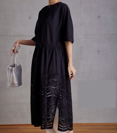 日本品牌 簍空刺繡綁帶長洋 兩色 size