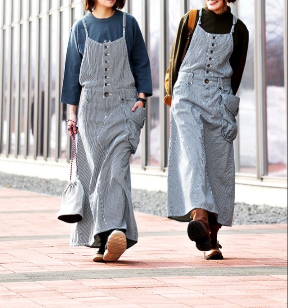 日本品牌 大口袋牛仔吊帶裙 條紋版 2色
