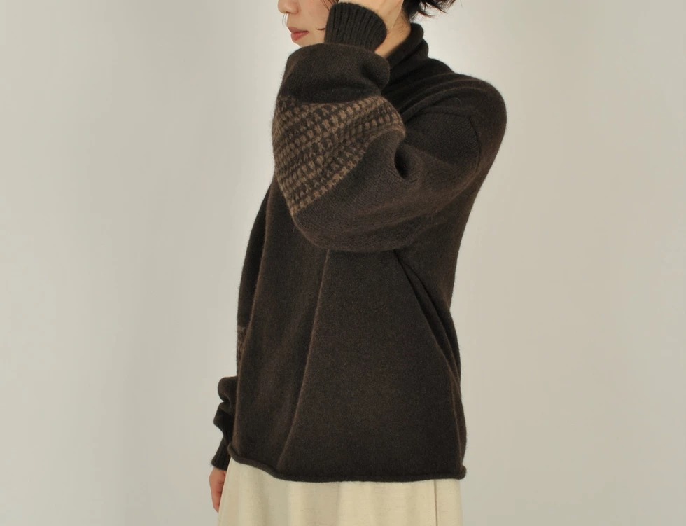 日本奶奶家 蒙古氂牛刺繡高領上衣 2色 size