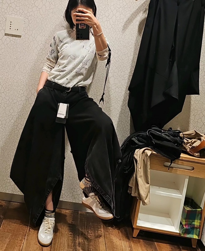 日本品牌 黑牛仔開岔寬褲