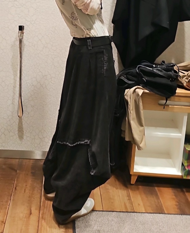 日本品牌 黑牛仔開岔寬褲