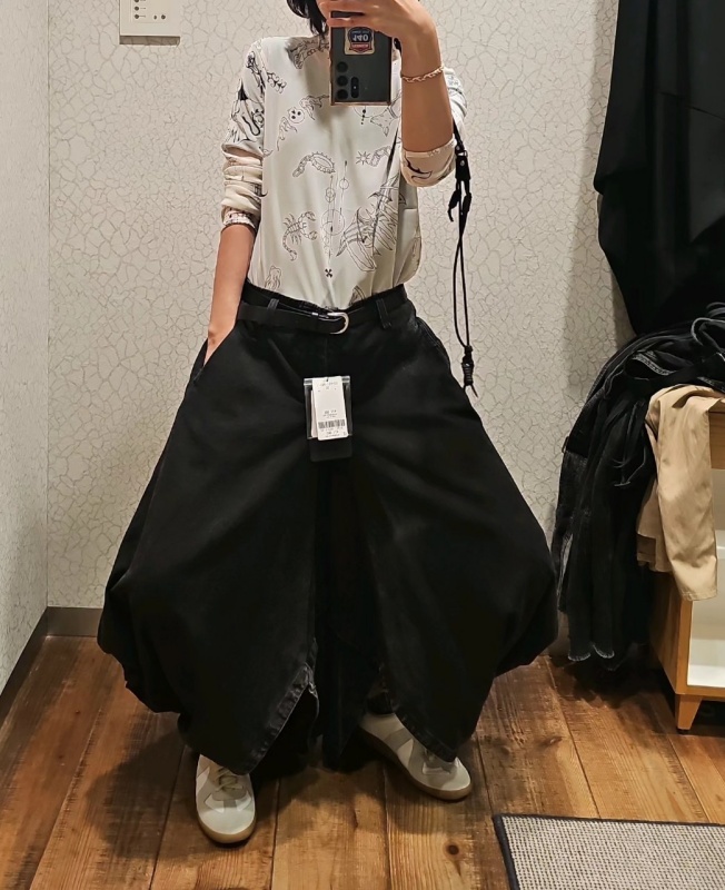 日本品牌 黑牛仔開岔寬褲