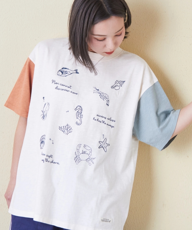 日本品牌 在海洋裡散步的刺繡拚色上衣