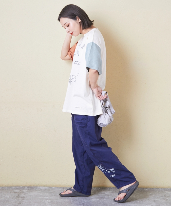 日本品牌 在海洋裡散步的刺繡拚色上衣