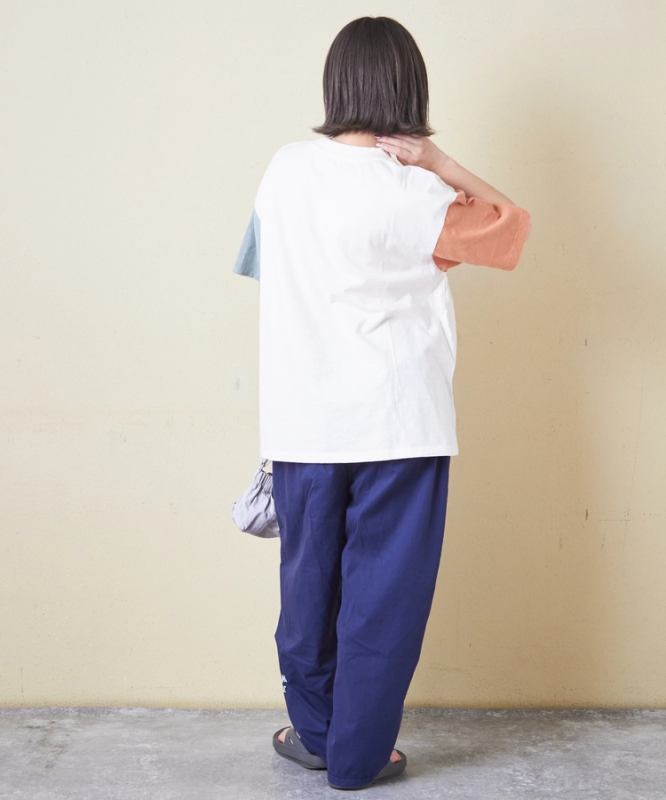 日本品牌 在海洋裡散步的刺繡拚色上衣