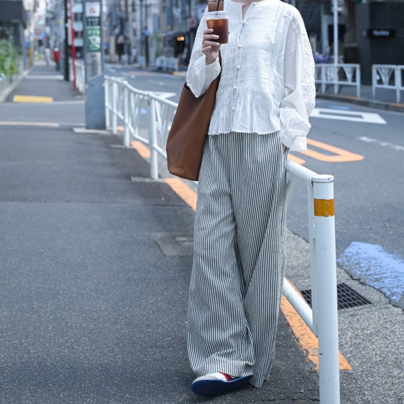 日本品牌 褶袖刺繡襯衫 2色