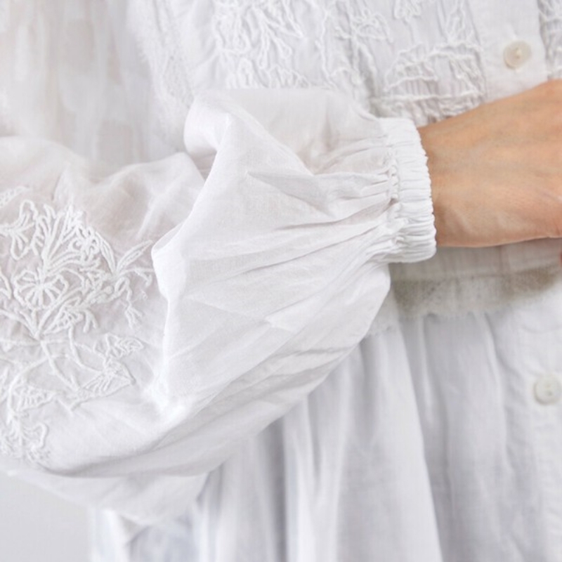 日本品牌 復古刺繡蓬鬆提花襯衫 2色