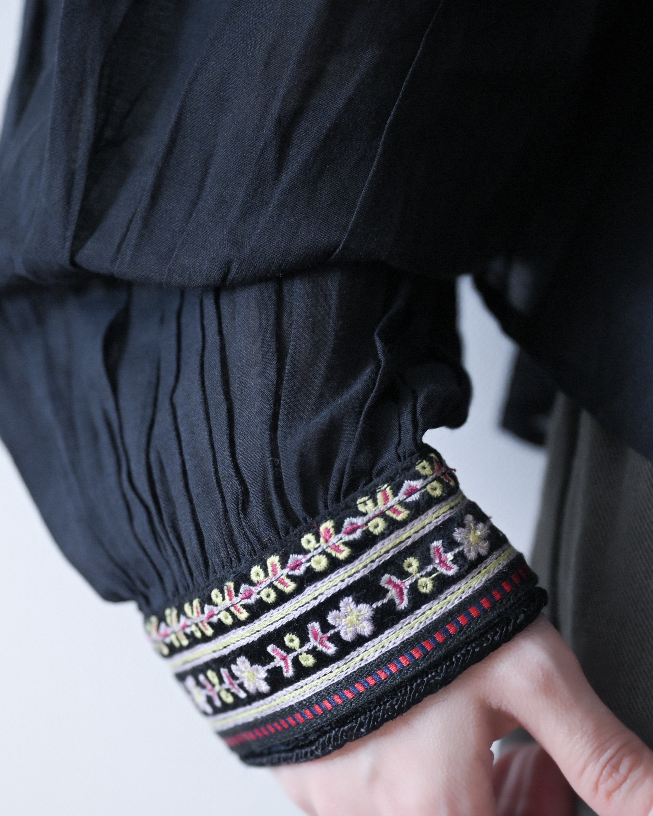 日本品牌 波西米亞風多色刺繡襯衫