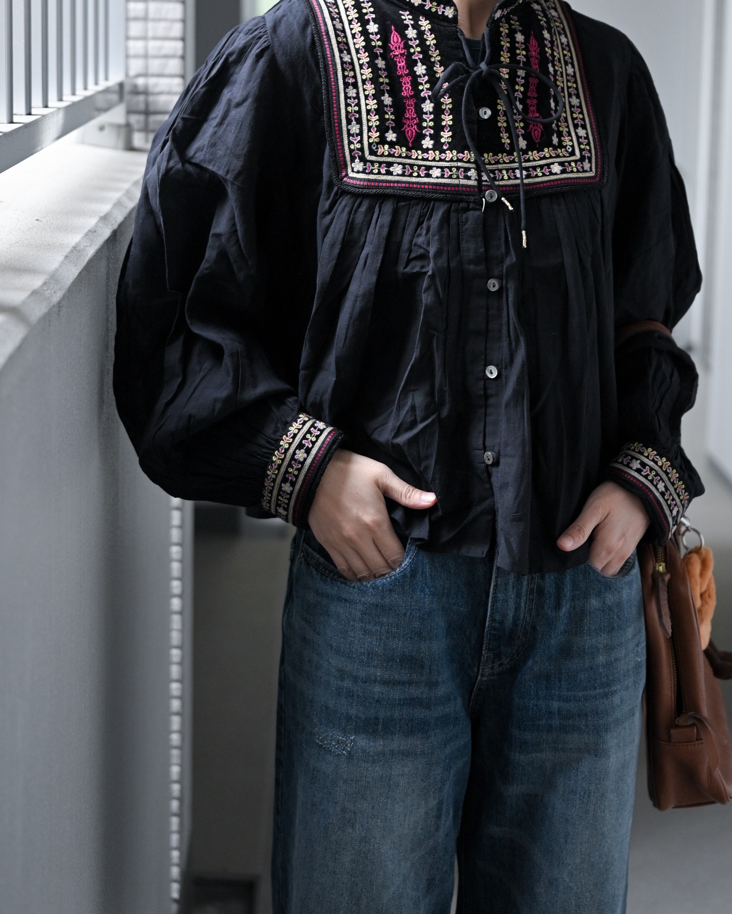 日本品牌 波西米亞風多色刺繡襯衫