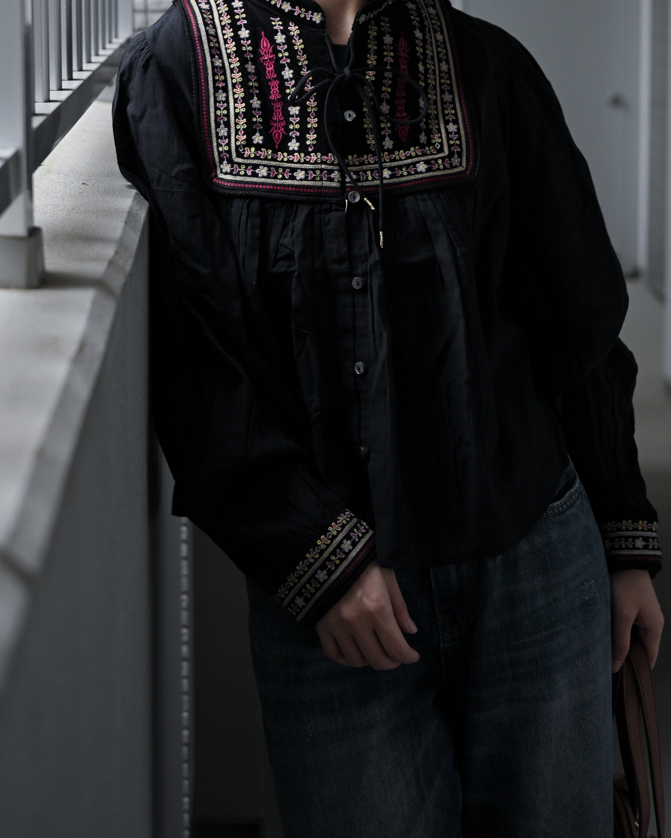 日本品牌 波西米亞風多色刺繡襯衫