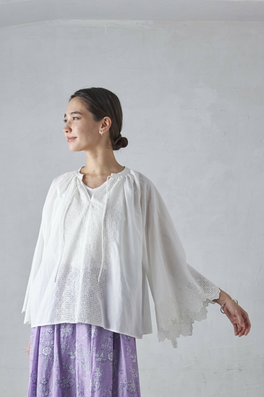 日本品牌 扇貝邊鏤空刺繡蓬蓬襯衫