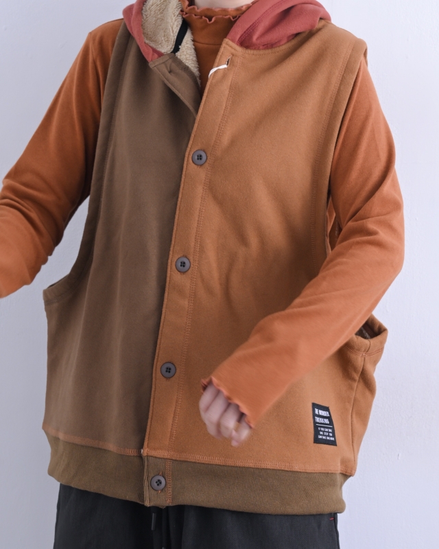 日本品牌 內刷毛拚色連帽背心