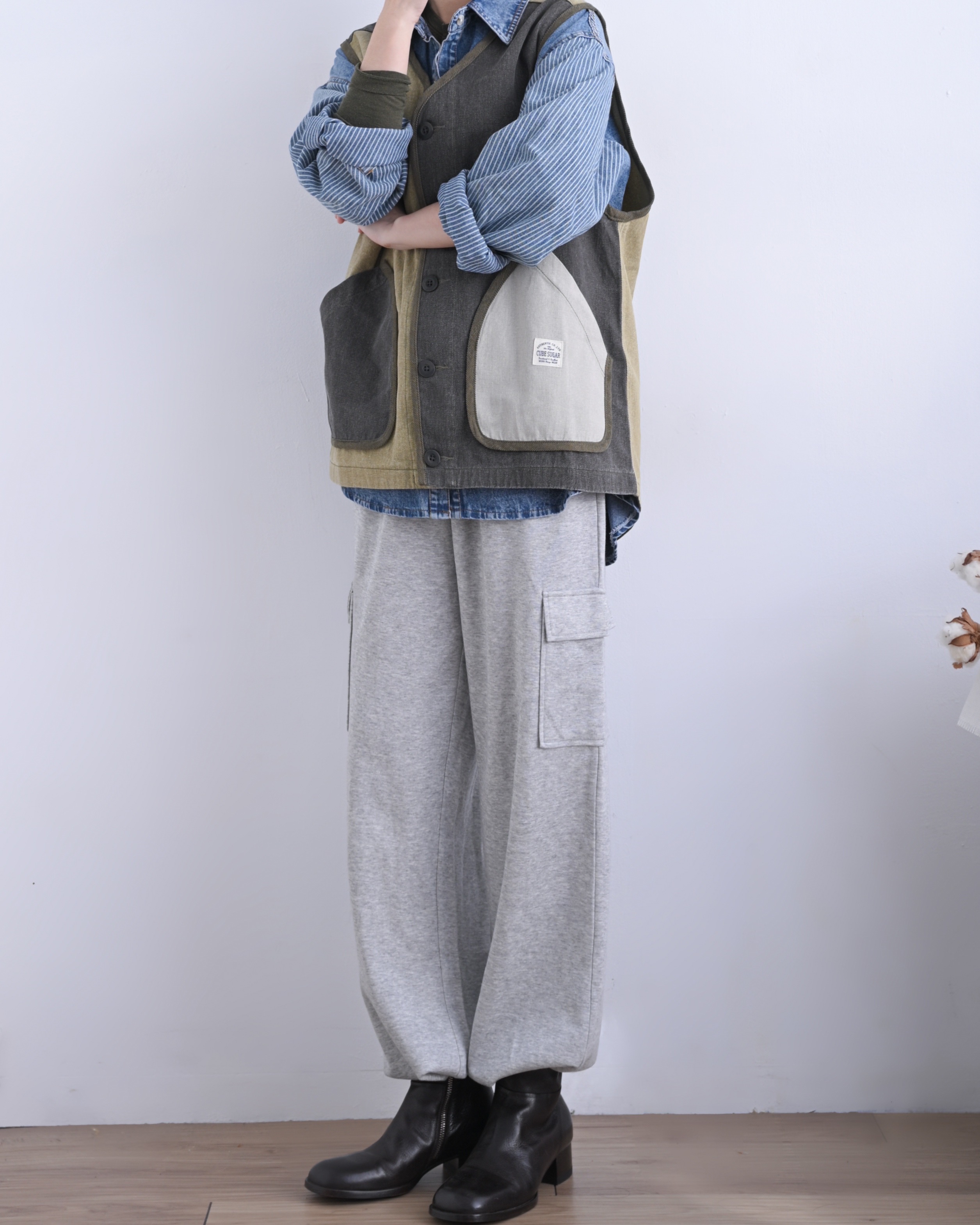 日本品牌 不規則紗斜紋V領背心