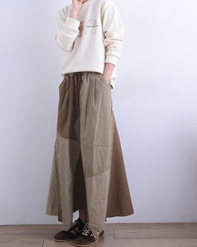 日本品牌 硫化染斜紋x迷你人字紋拼接長裙 2色