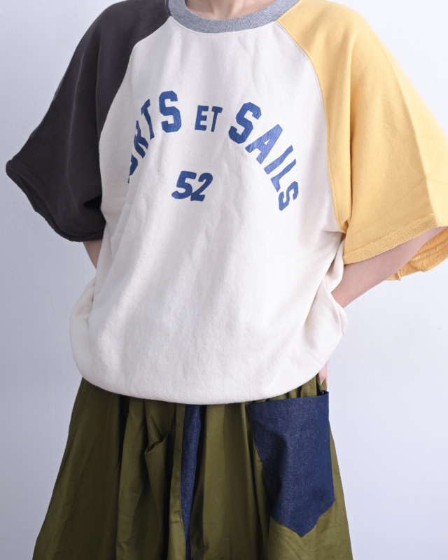 日本品牌 瘋狂拚色5分袖印花上衣