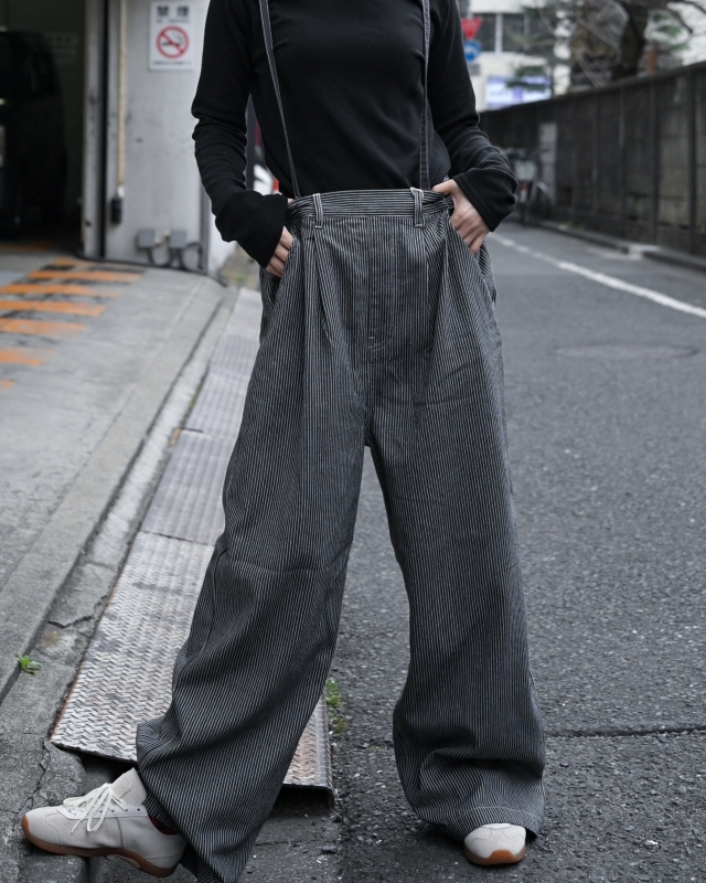 日本品牌 細條紋吊帶寬褲