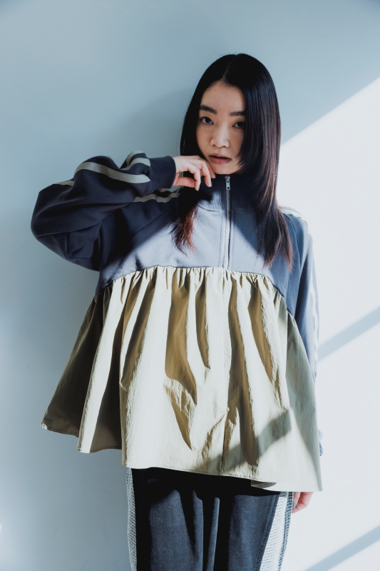 日本伊努伊努 抓褶半拉鍊拼接上衣 大人款 3色