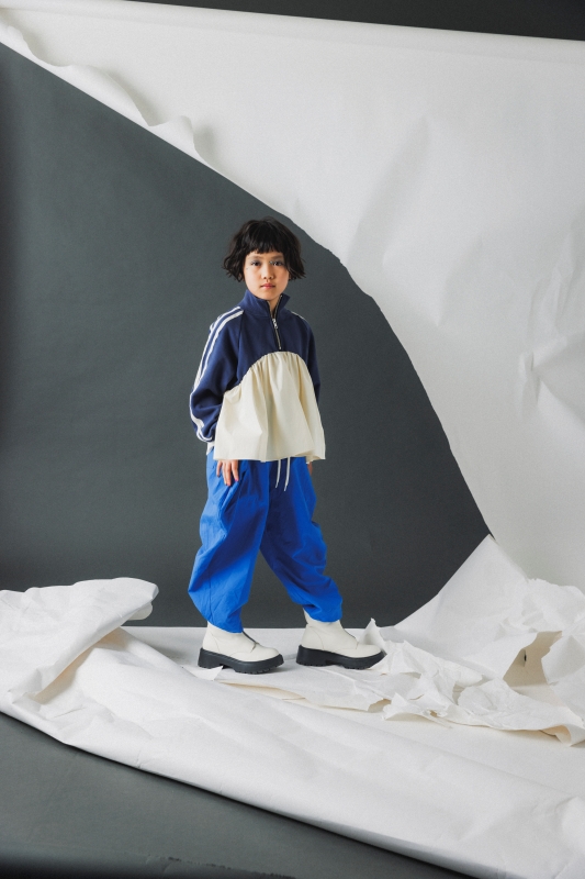 日本伊努伊努 抓褶半拉鍊拼接上衣 大人款 3色