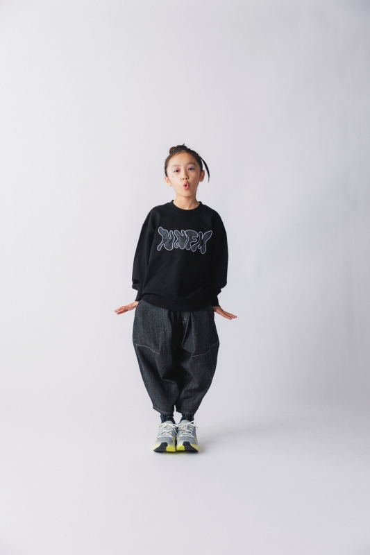 日本伊努伊努 NNFM立體緞面徽章大學T 大人款 3色