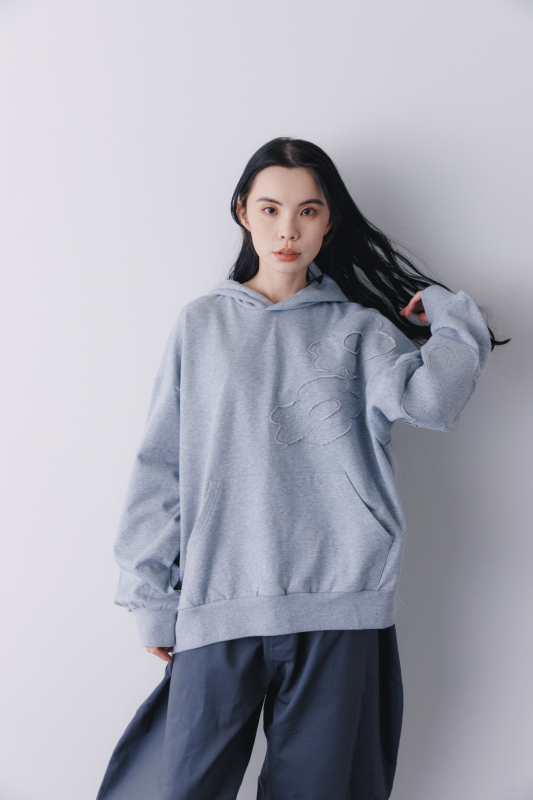 日本伊努伊努 低調的花朵貼布連帽上衣 大人款 3色