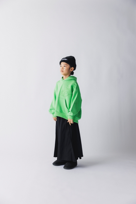 日本伊努伊努 低調的花朵貼布連帽上衣 大人款 3色