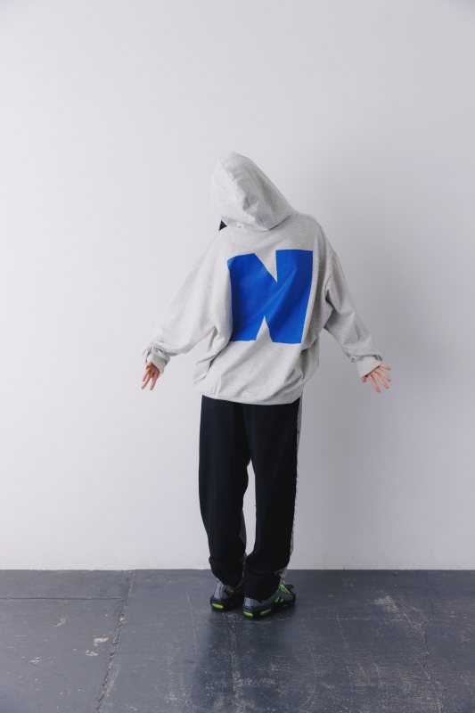 日本伊努伊努 大Ｎ印花連帽上衣 大人款 3色