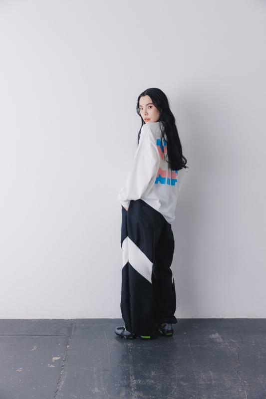 日本伊努伊努 V字拼接束口褲 大人款 3色