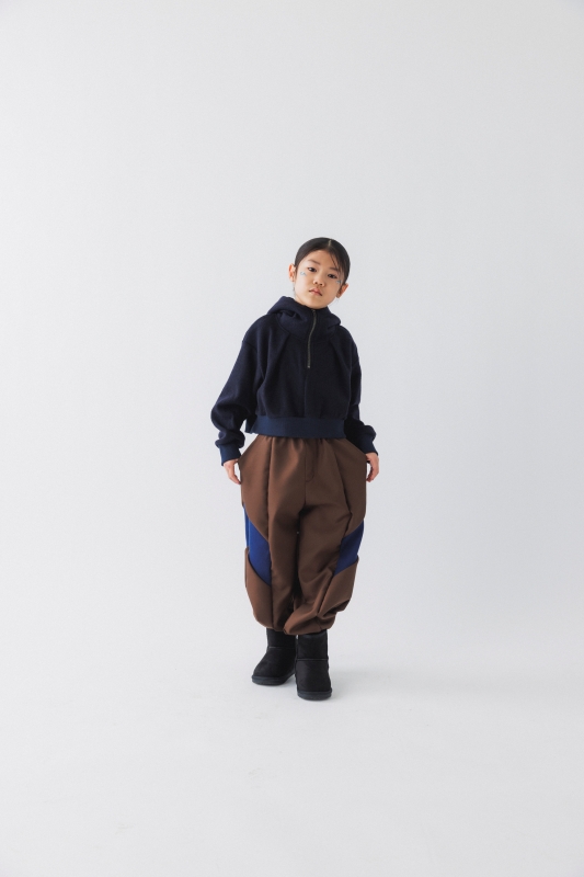 日本伊努伊努 V字拼接束口褲 大人款 3色