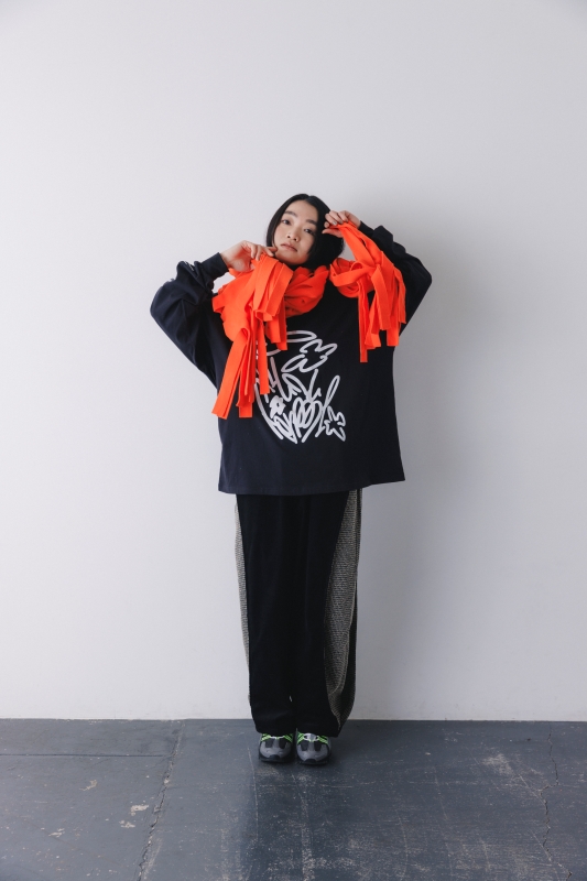 日本伊努伊努 剪紙抓皺立體圍巾 4色