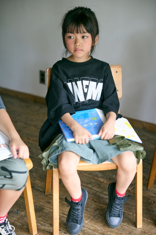 日本伊努伊努 字母刺繡上衣 3色 大人款