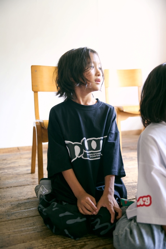 日本伊努伊努 融化Logo寬版上衣 3色 大人款