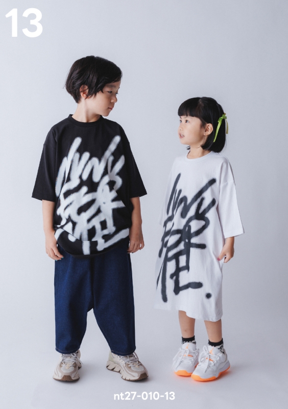 日本伊努伊努 噴漆Logo長版上衣 3色 大人款