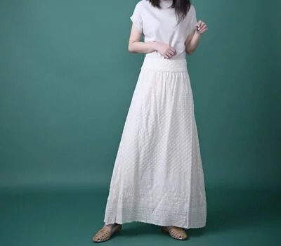日本品牌 佩斯里小花刺繡長裙 三色 size