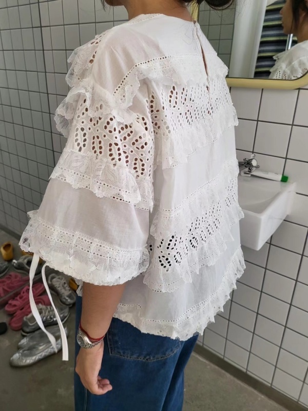 韓 下綁帶洞洞小織花上衣 2色 size