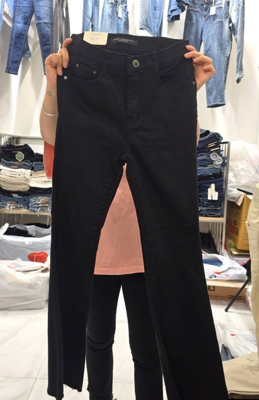 韓 褲管鬚鬚黑牛仔喇叭褲 size