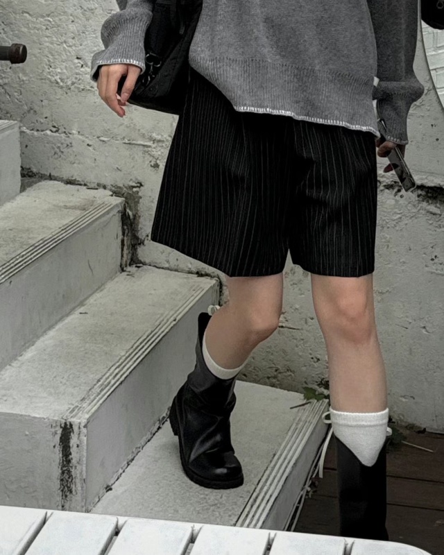 韓 直條紋西裝短褲 2色 size
