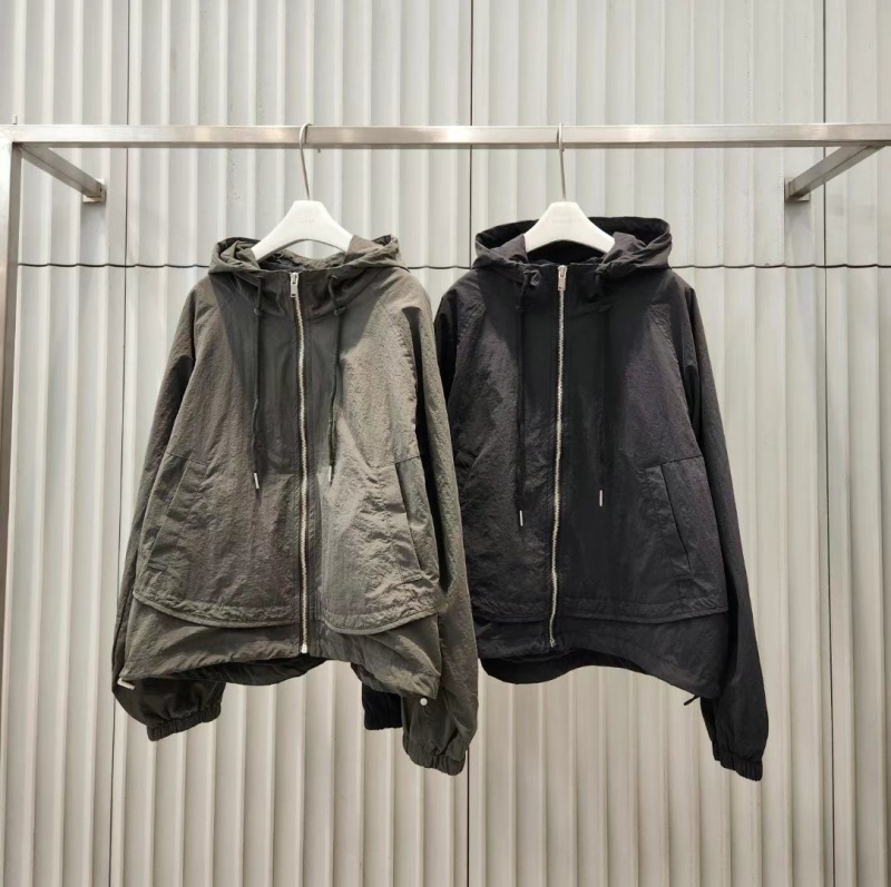 韓 短版連帽防風外套 2色 size