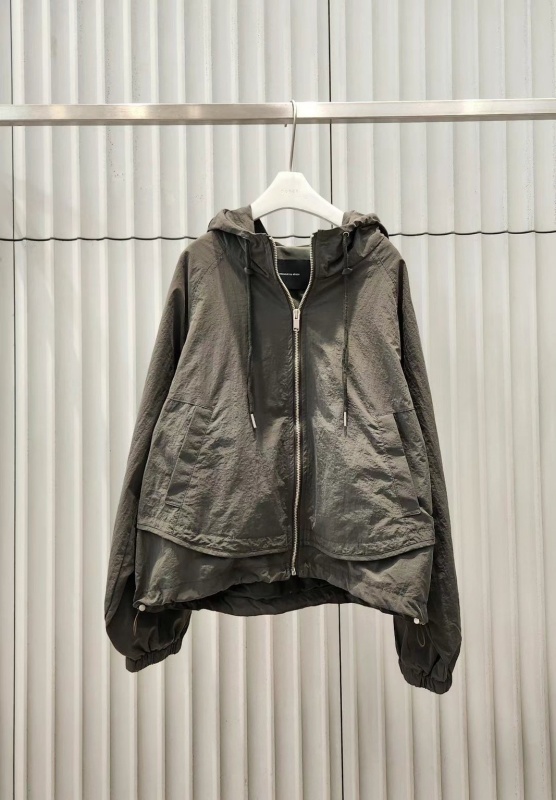 韓 短版連帽防風外套 2色 size