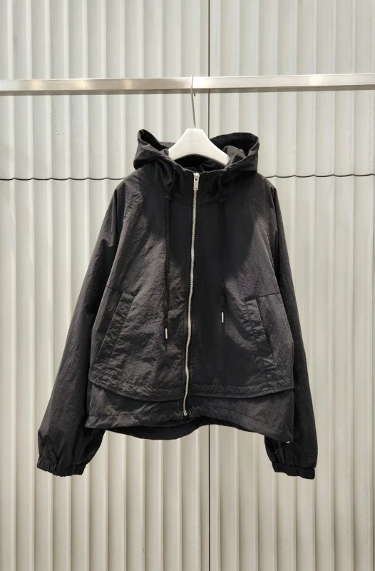 韓 短版連帽防風外套 2色 size