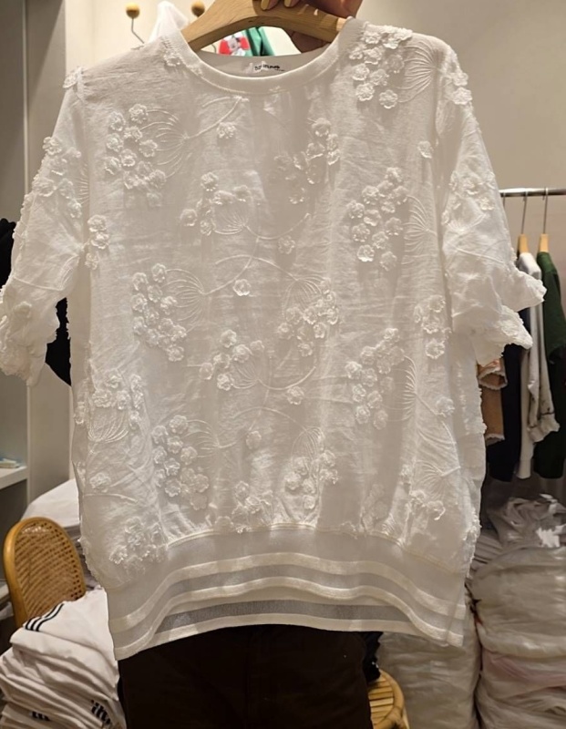 韓 微立體小花上衣 size