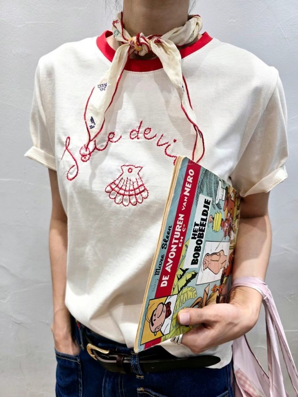 韓 領配色刺繡英文字上衣 2色 size