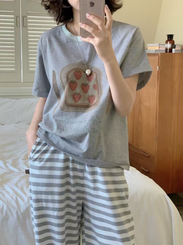 韓 草莓吐司上衣 3色 size