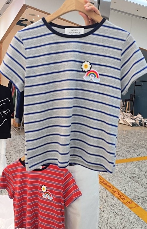 韓 彩虹條文上衣 4色 size