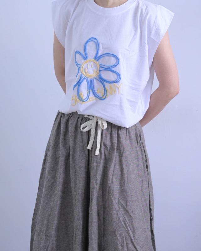 韓 刺繡卡通花上衣 2色