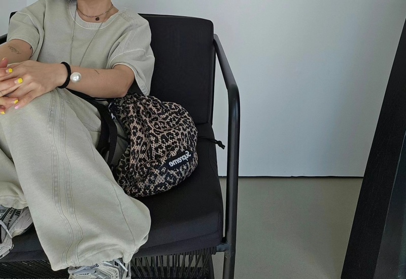 韓 斜車線下抽繩休閒褲 3色 size