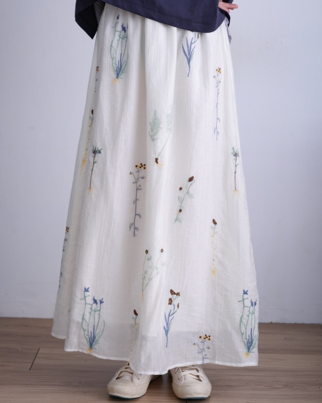 韓 刺繡花草長裙 size
