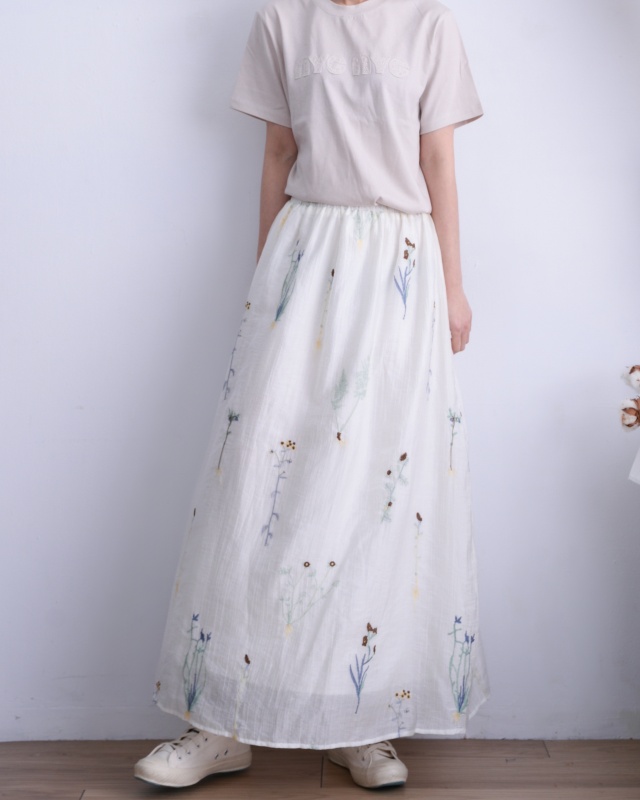 韓 刺繡花草長裙 size