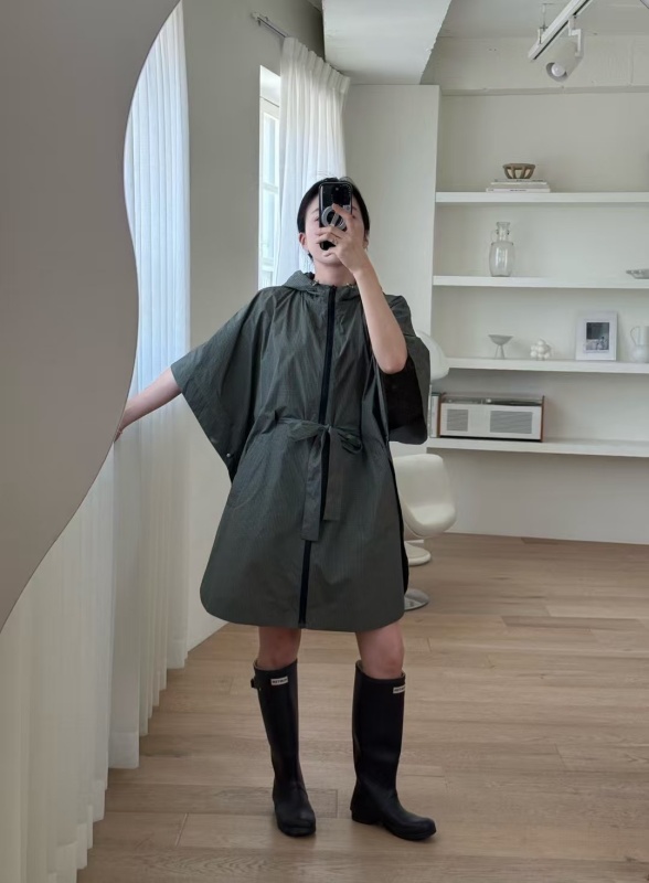 韓 連帽防潑水外套 2色