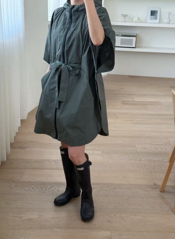 韓 連帽防潑水外套 2色